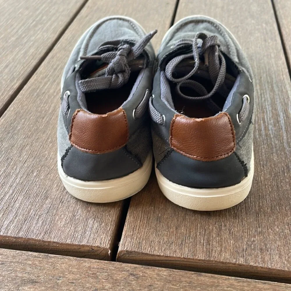 Boys canvas grey shoes size 4